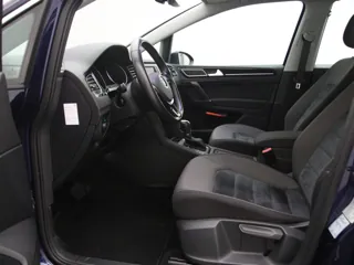 VOLKSWAGEN GOLF SPORTSVAN Highline