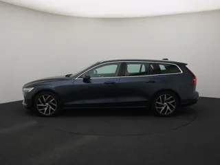 VOLVO V60 Momentum