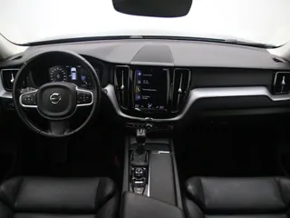 VOLVO XC60 Momentum Pro