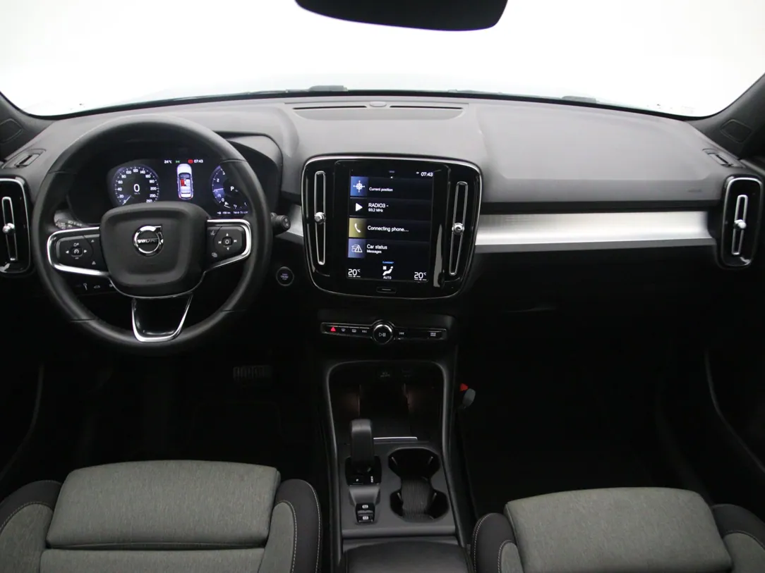 VOLVO XC40 Core