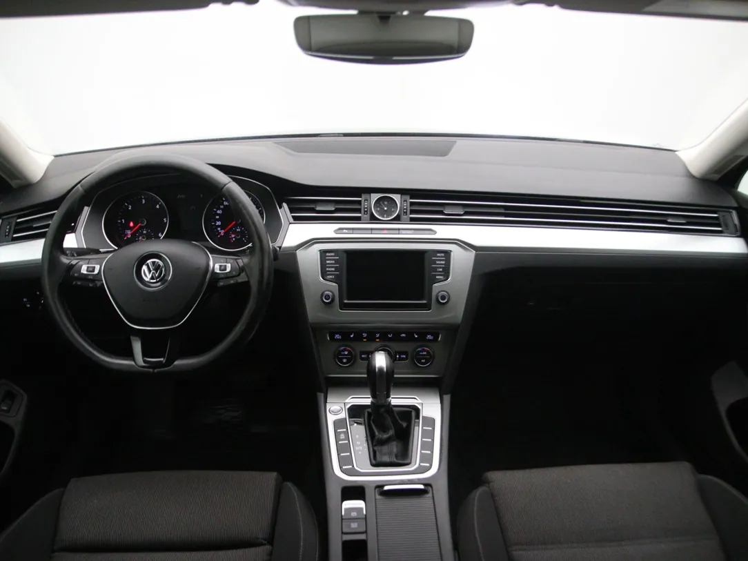 VOLKSWAGEN PASSAT B8 Comfortline