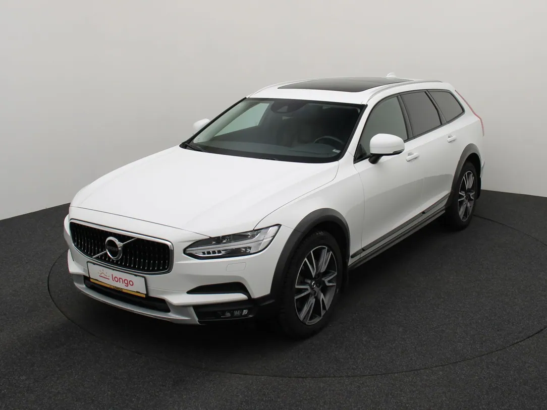 VOLVO V90 Cross Country Momentum