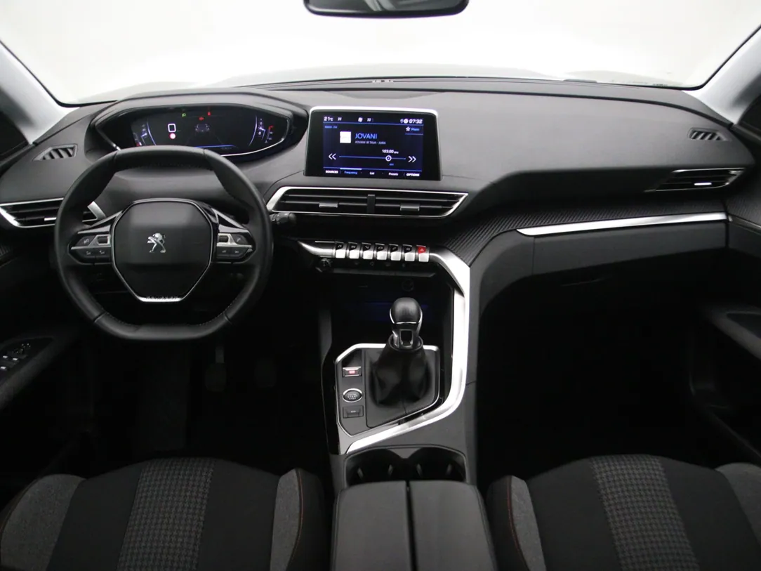 PEUGEOT 3008 Active