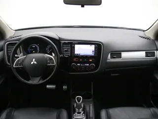 MITSUBISHI OUTLANDER Instyle+