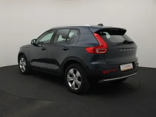 VOLVO XC40 Momentum