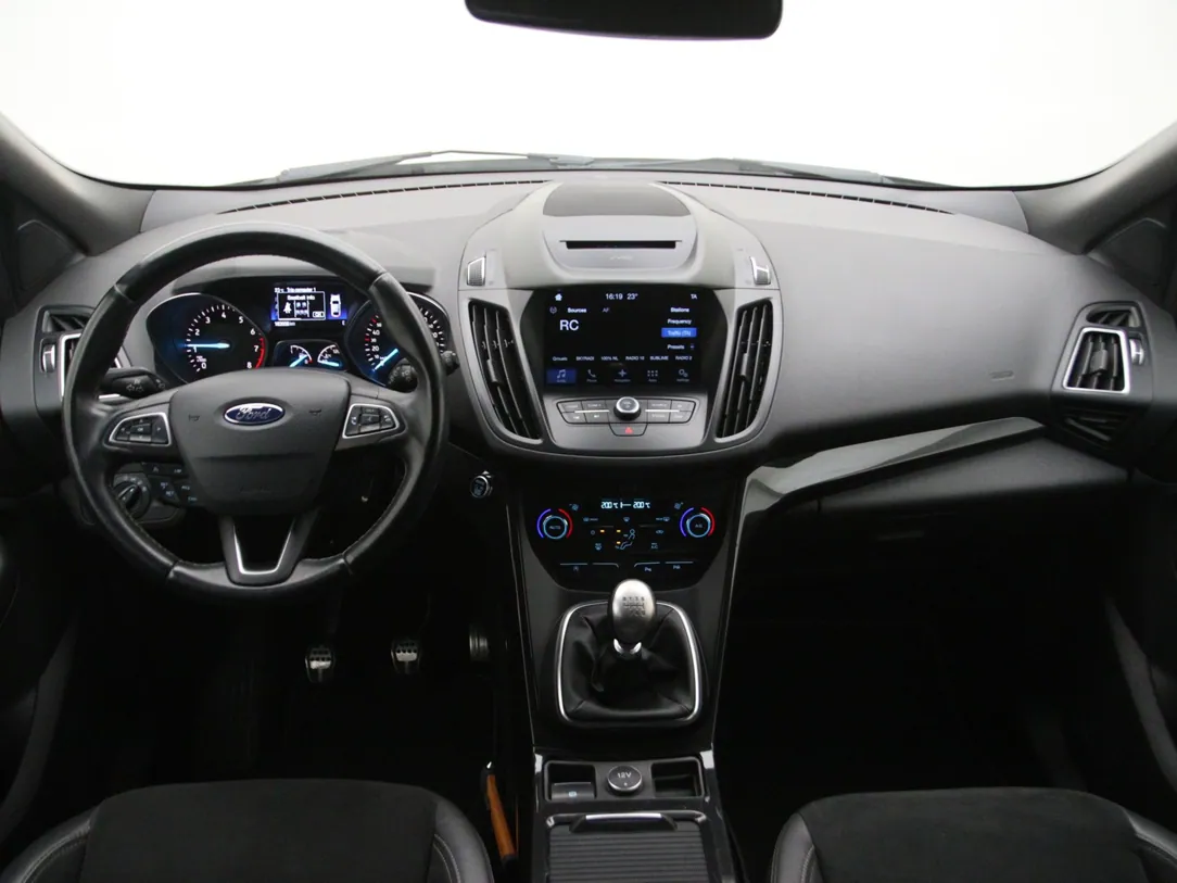 FORD KUGA ST Line