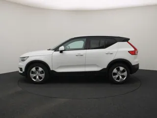 VOLVO XC40 Momentum