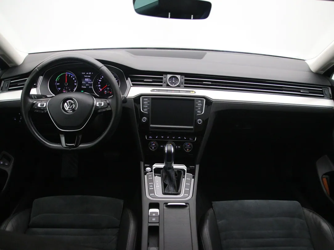 VOLKSWAGEN PASSAT B8 GTE Highline