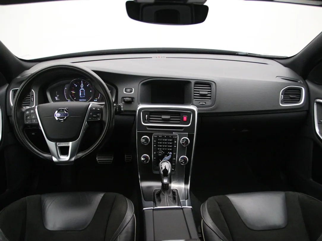 VOLVO V60 R-Design Business