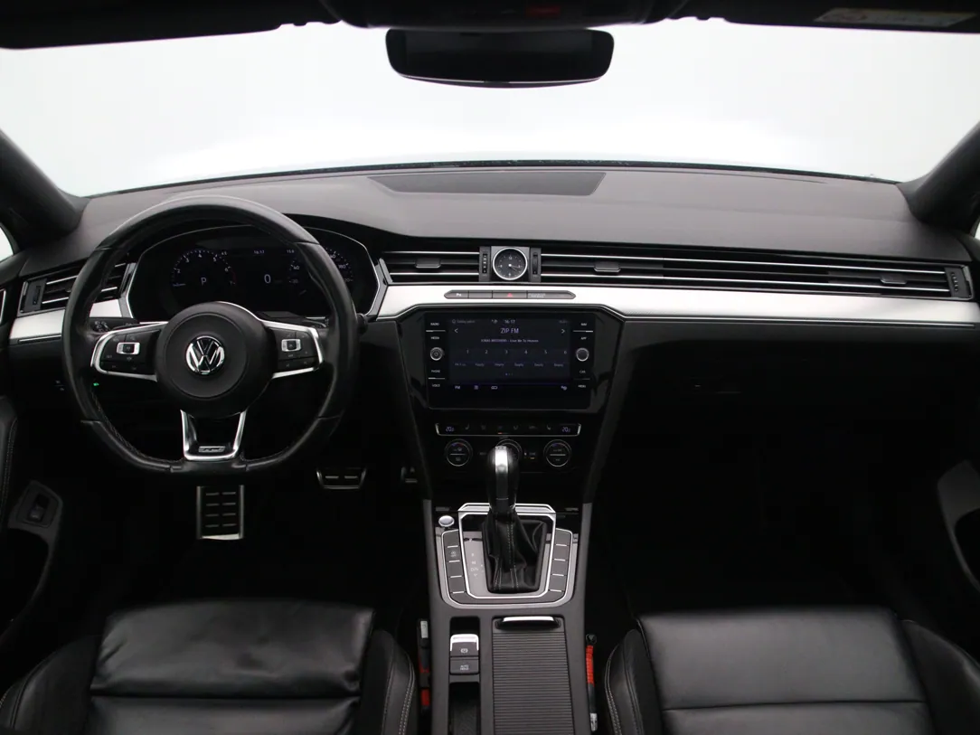 VOLKSWAGEN PASSAT B8 Highline Business R