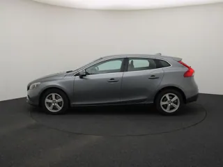 VOLVO V40 Momentum Business