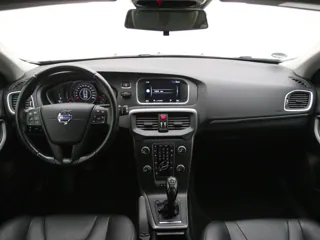 VOLVO V40 Momentum 