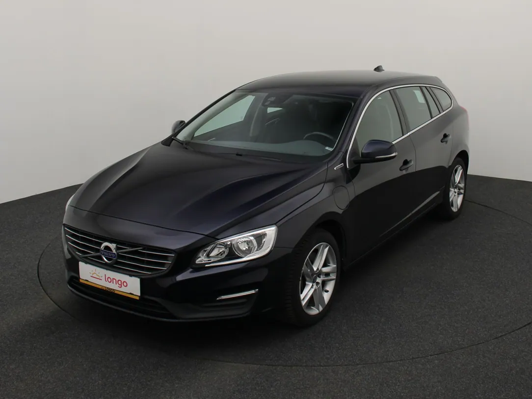 VOLVO V60 Momentum