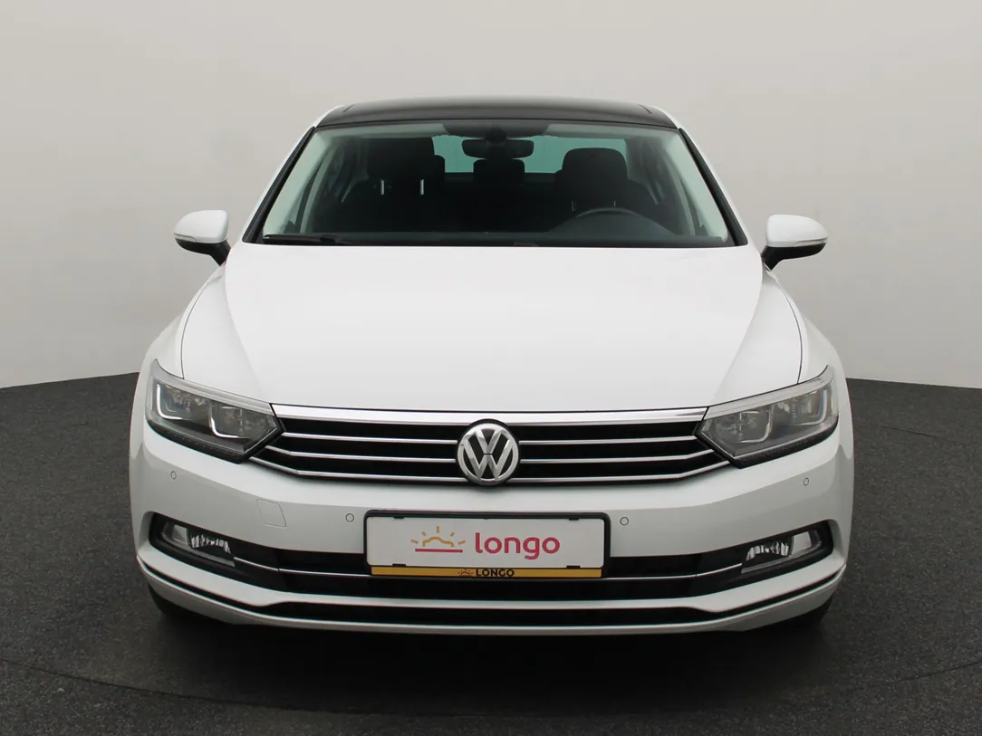 VOLKSWAGEN PASSAT B8 Connected Series