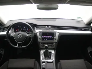 VOLKSWAGEN PASSAT B8 Comfortline Business