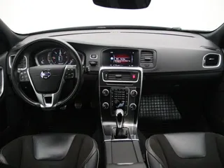 VOLVO V60 R-Design