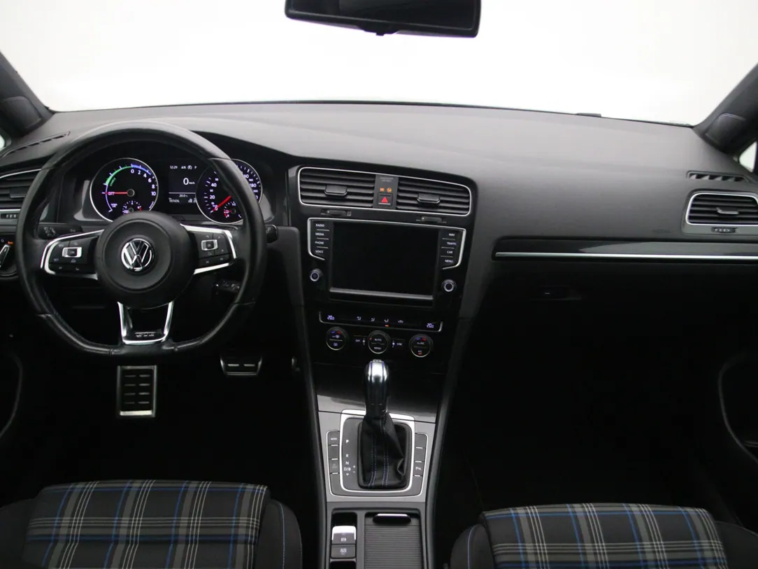 VOLKSWAGEN GOLF 7 GTE