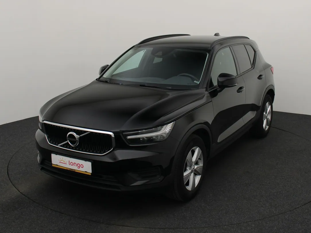 VOLVO XC40 Momentum