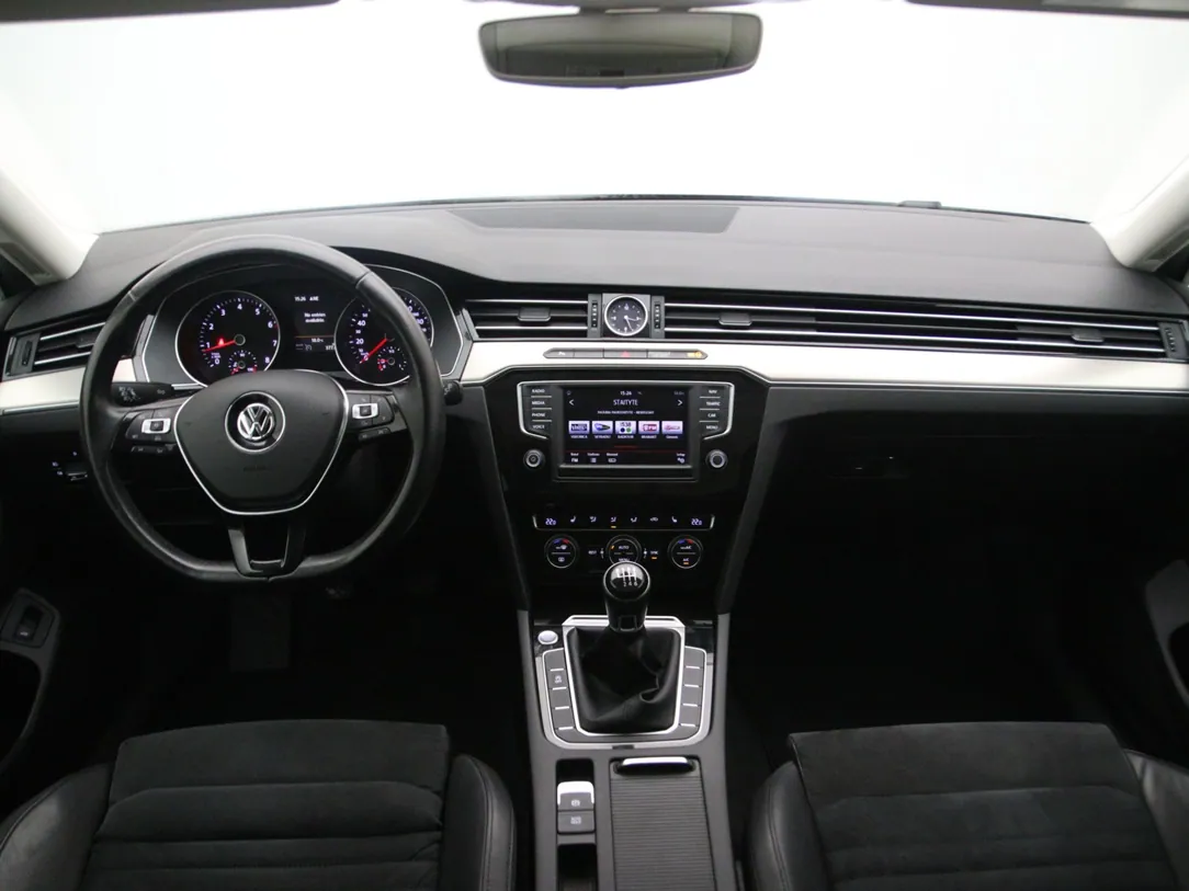 VOLKSWAGEN PASSAT B8 Highline