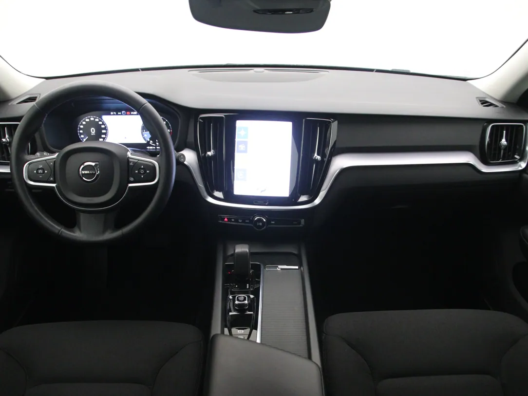 VOLVO V60 MHEV Momentum 