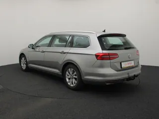 VOLKSWAGEN PASSAT B8 Connected Series
