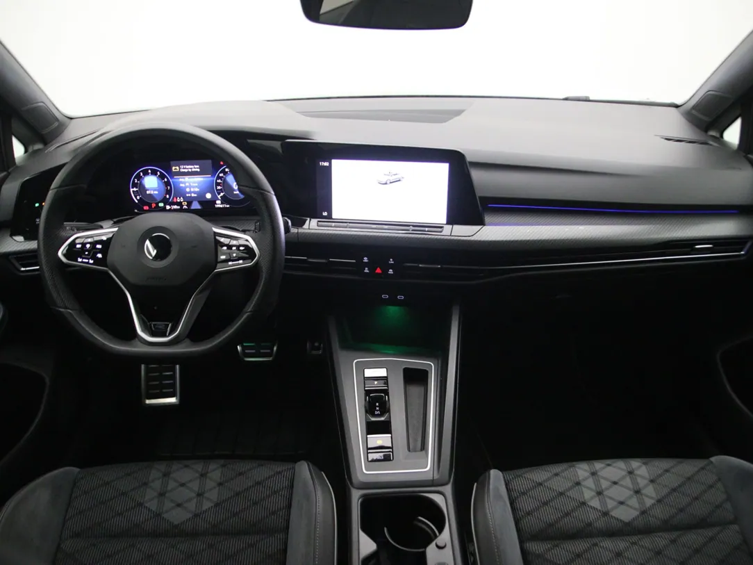 VOLKSWAGEN GOLF 8 MHEV R-Line