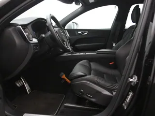 VOLVO XC60 R-Design