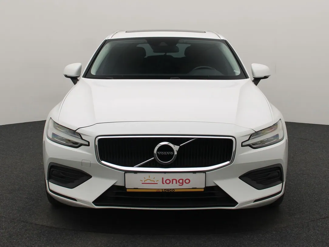 VOLVO V60 Momentum