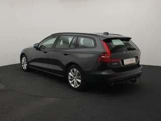 VOLVO V60 Momentum