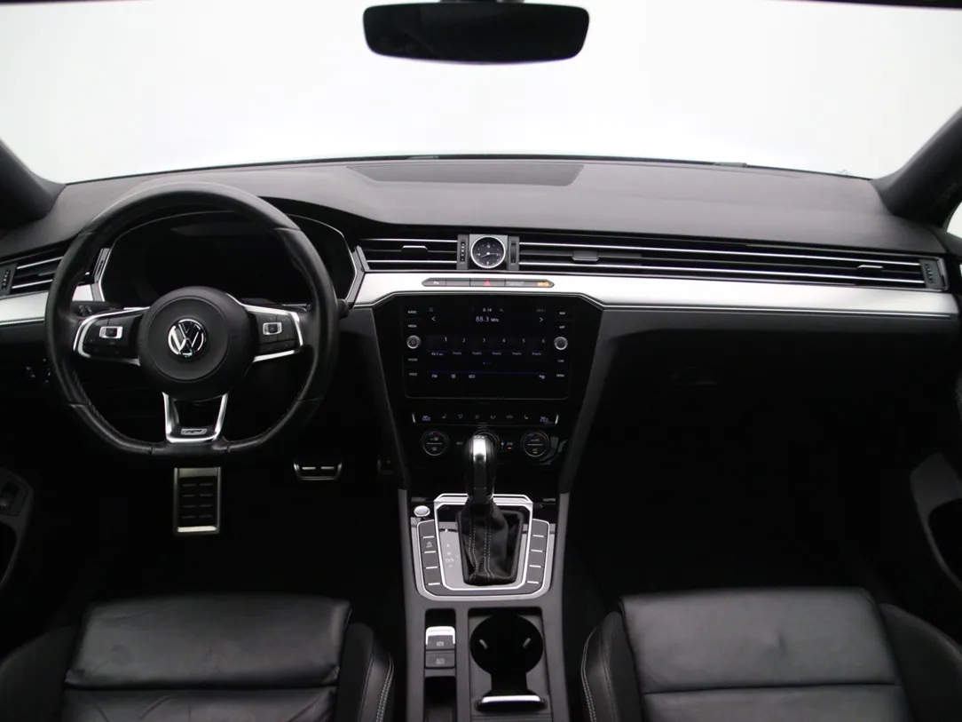 VOLKSWAGEN PASSAT B8 Business Edition R