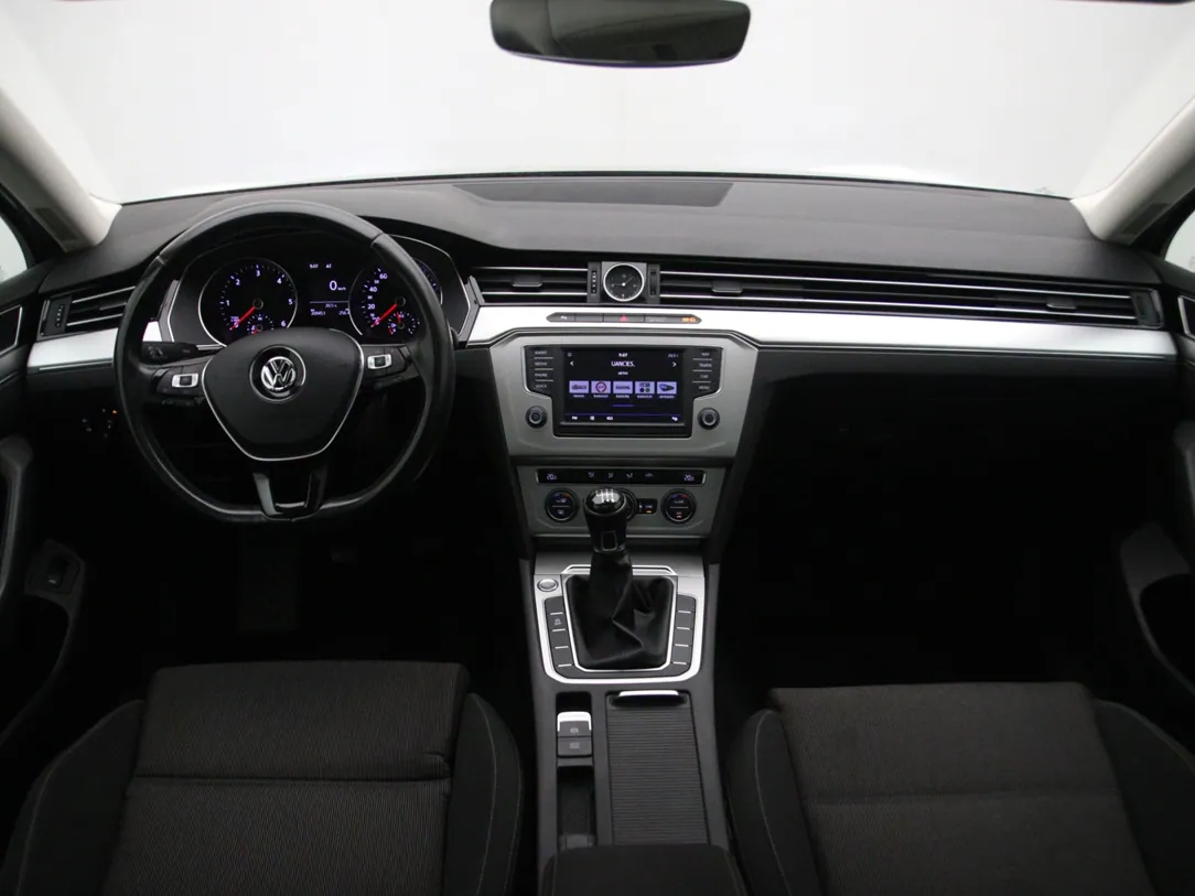 VOLKSWAGEN PASSAT B8 Comfortline Business