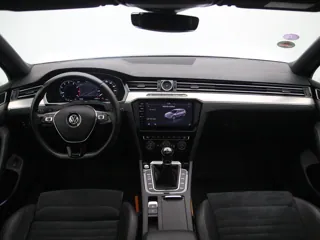 VOLKSWAGEN PASSAT B8 Highline Business R