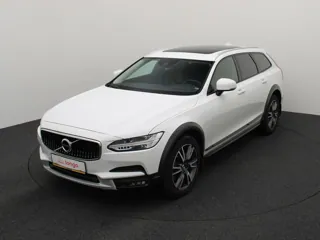 VOLVO V90 Cross Country Momentum