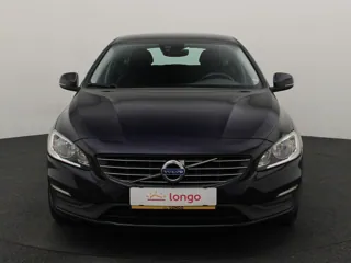 VOLVO V60 Momentum