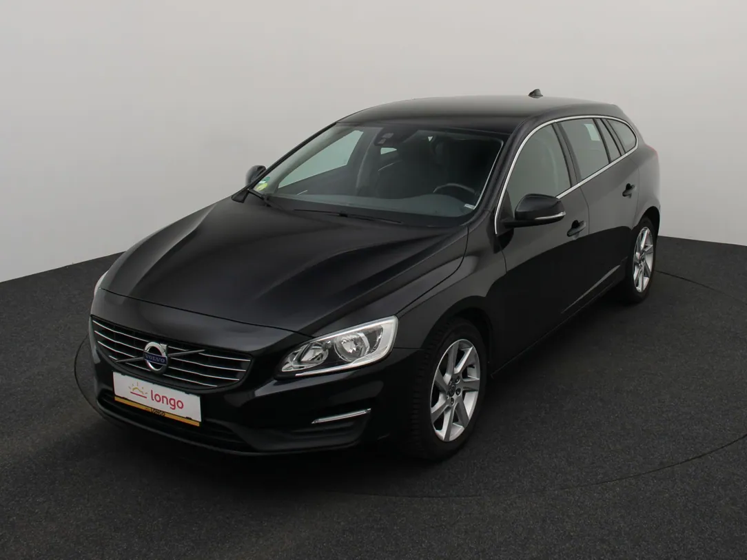 VOLVO V60 Momentum