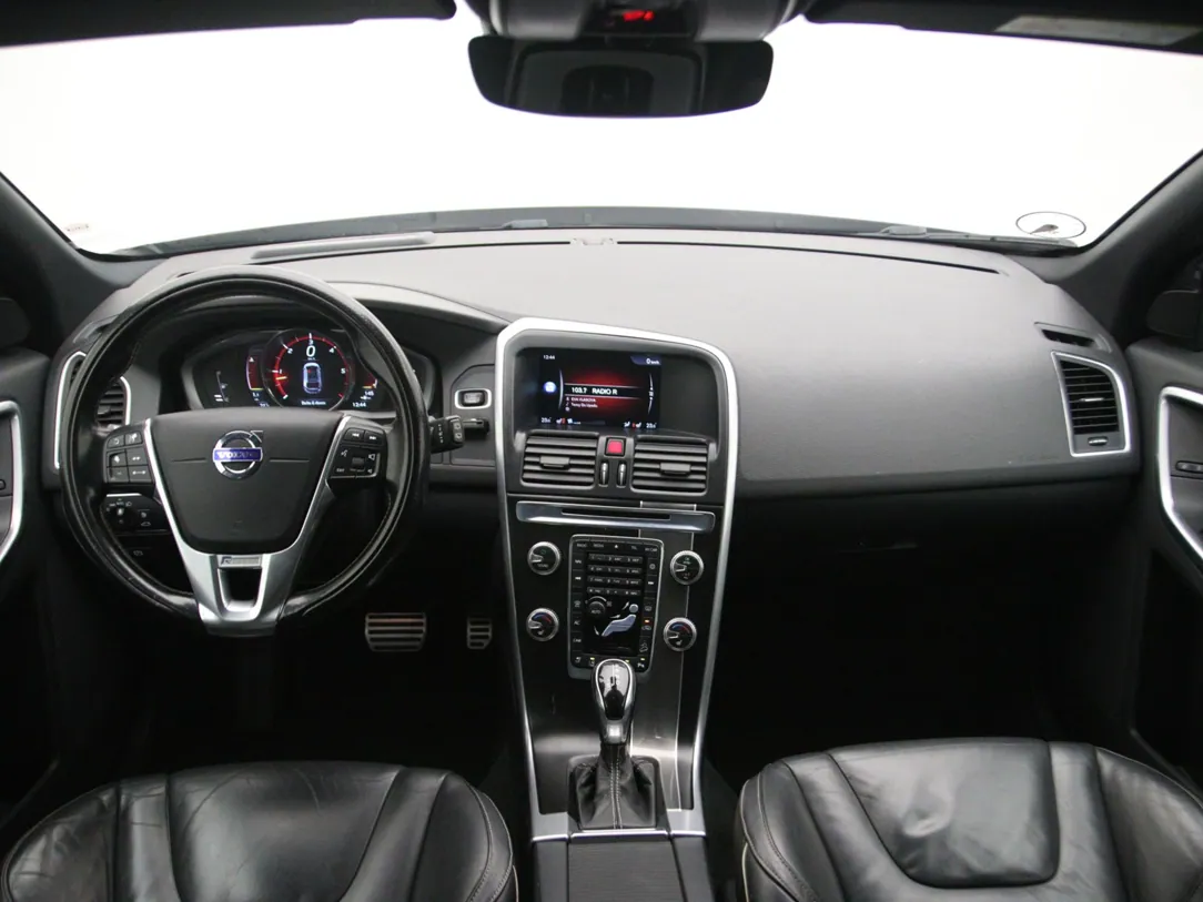 VOLVO XC60 R-Design