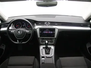 VOLKSWAGEN PASSAT B8 Comfortline Business