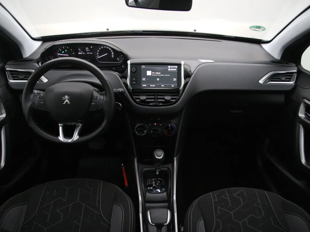 PEUGEOT 2008 Lion