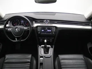 VOLKSWAGEN PASSAT B8 Highline
