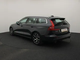 VOLVO V60 Momentum