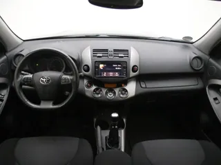 TOYOTA RAV 4 Black Edition