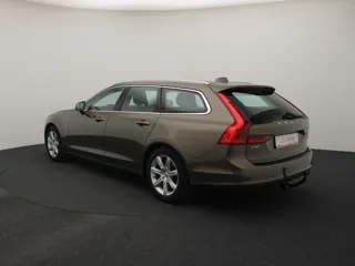 VOLVO V90 Momentum
