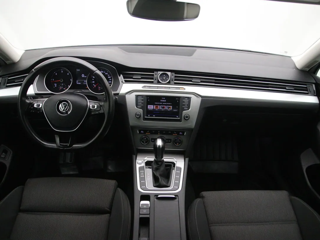 VOLKSWAGEN PASSAT B8 Comfortline