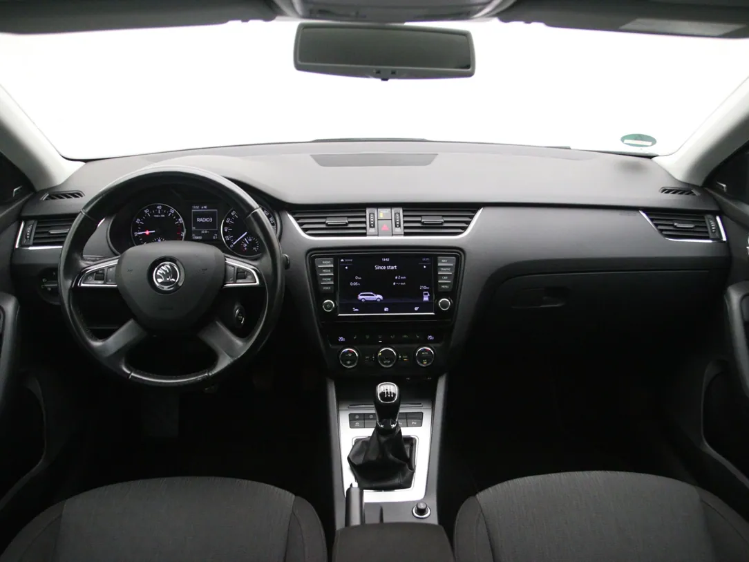 SKODA OCTAVIA Elegance Businessline