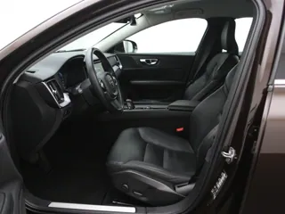 VOLVO V60 MHEV Momentum Pro