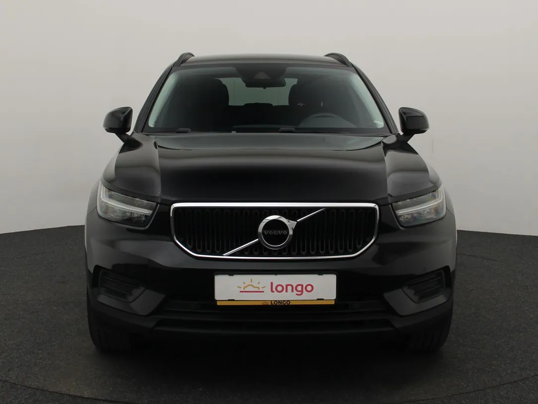 VOLVO XC40 Momentum