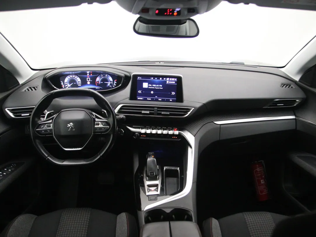 PEUGEOT 5008 Active