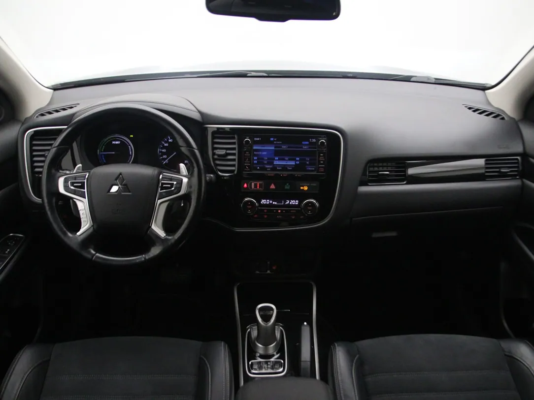 MITSUBISHI OUTLANDER Executive Edition AWD