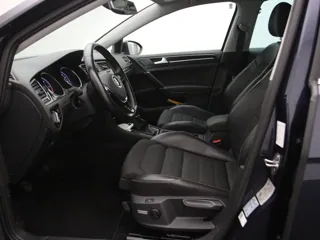 VOLKSWAGEN GOLF 7 Connected Series