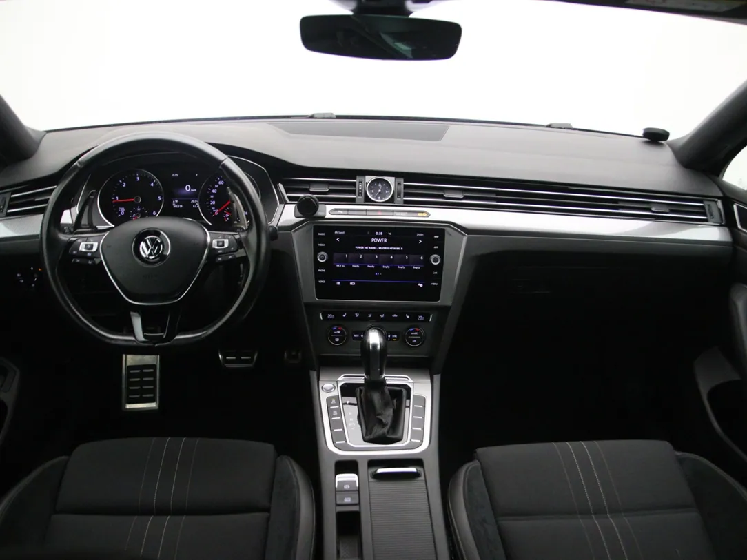 VOLKSWAGEN Passat Alltrack
